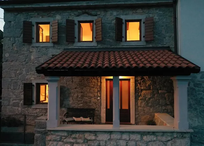 Villa Fani With Jacuzzi