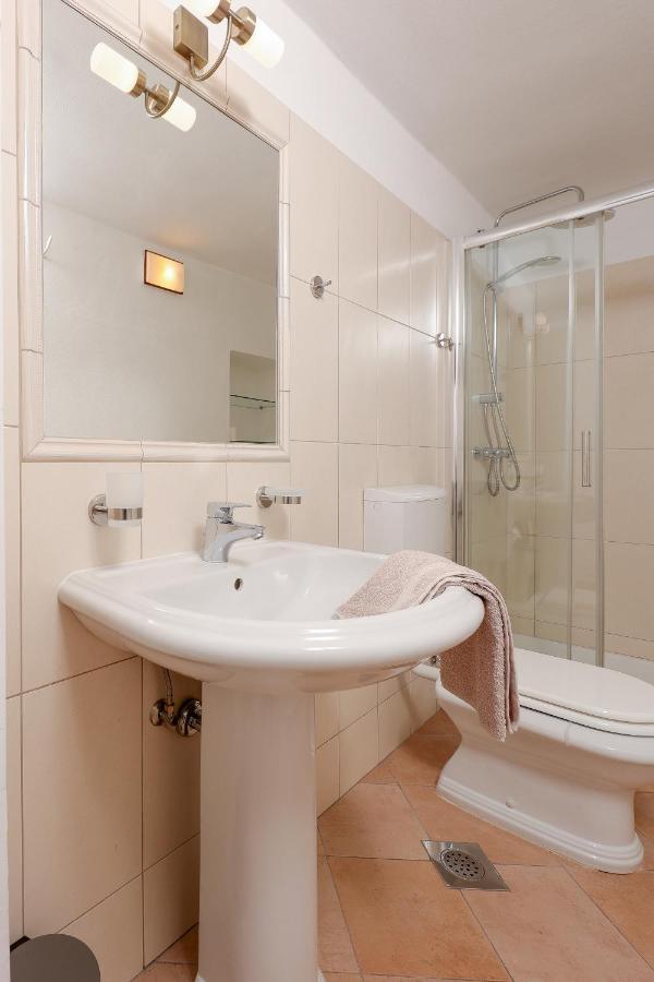 Villa Fani With Jacuzzi