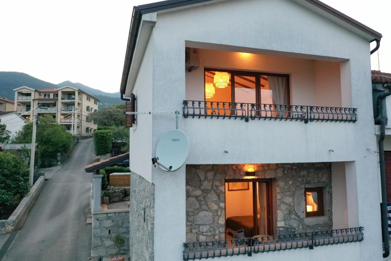 Villa Fani With Jacuzzi