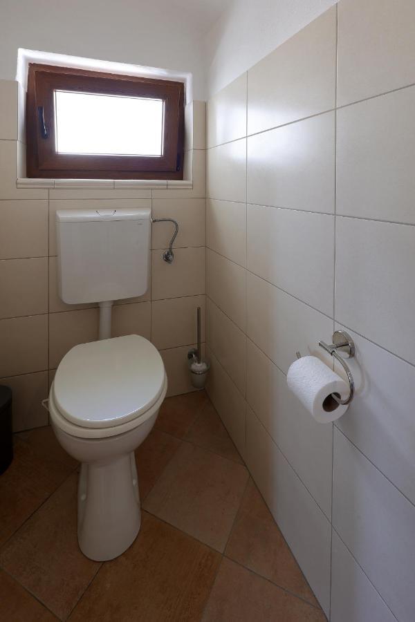 Fani With Jacuzzi Villa